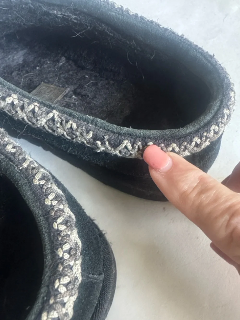 UGG Tazman Slipper Mules Child Size 5  = Womsns 6/7 Black Suede GUC $100